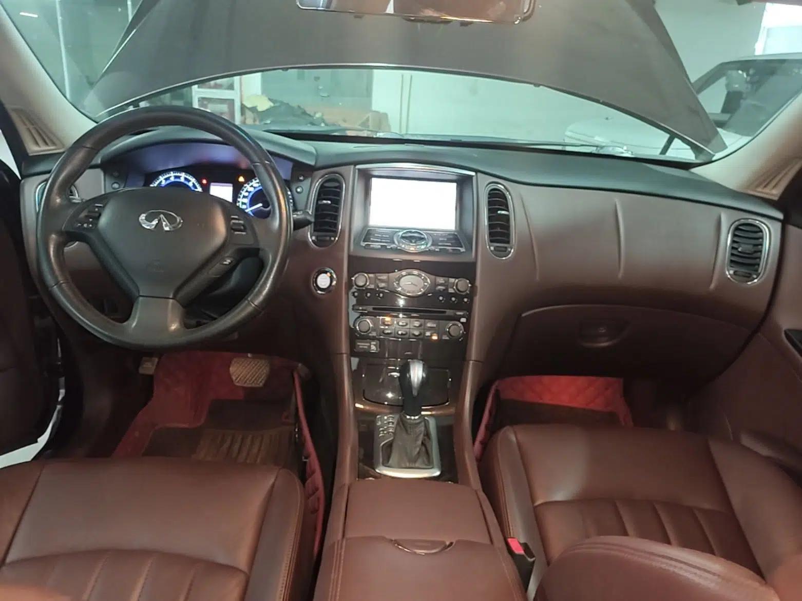 Infiniti QX50 2013 2.5L Two-Wheel-Drive Elegant Edition — миниатюра 13