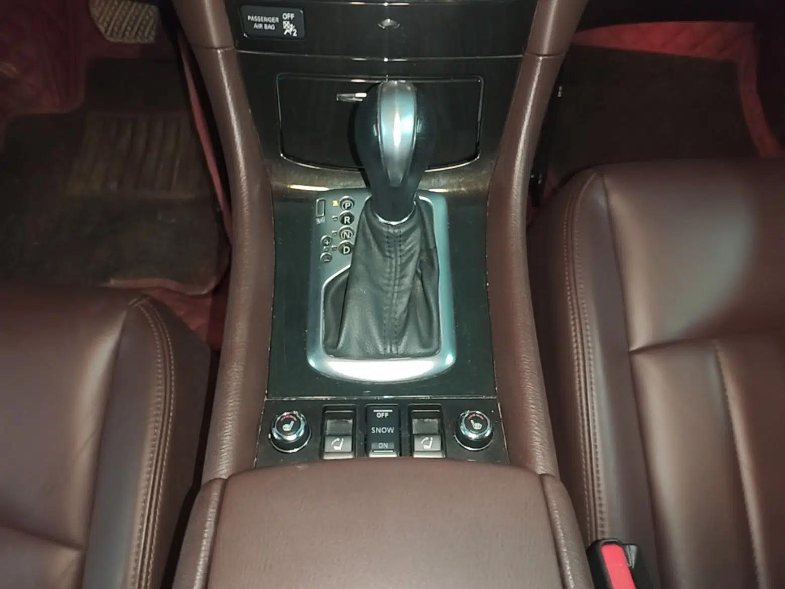 Infiniti QX50 2013 2.5L Two-Wheel-Drive Elegant Edition — миниатюра 17