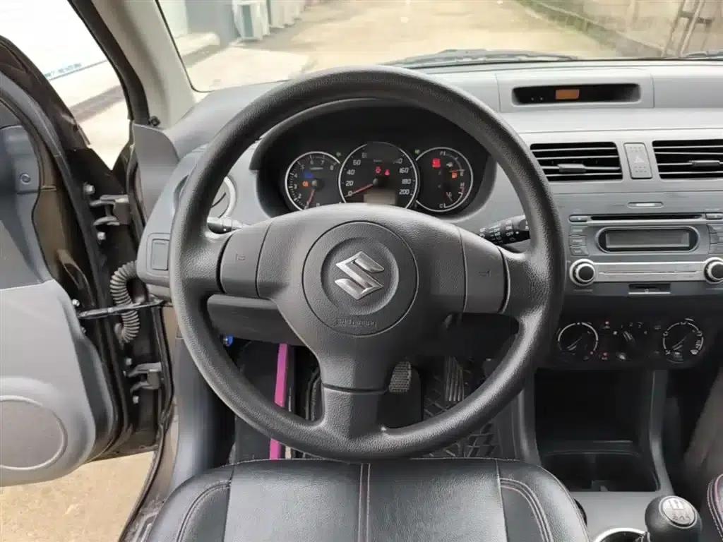 2013 Swift 1.5L Manual 20th Anniversary Limited Edition — миниатюра 11