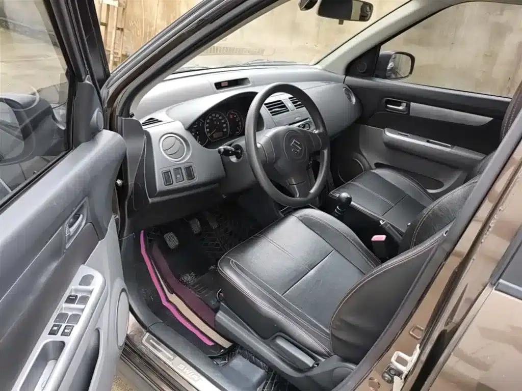 2013 Swift 1.5L Manual 20th Anniversary Limited Edition — миниатюра 16