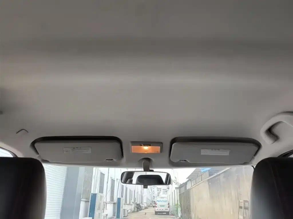 2013 Swift 1.5L Manual 20th Anniversary Limited Edition — миниатюра 18