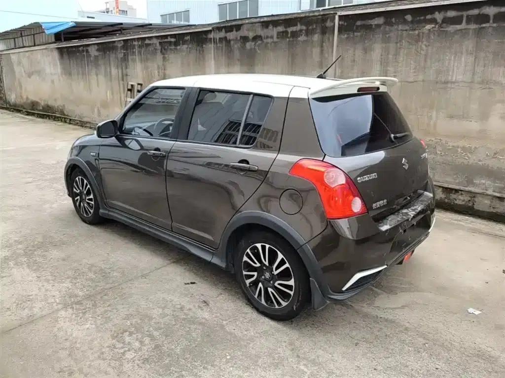 2013 Swift 1.5L Manual 20th Anniversary Limited Edition — миниатюра 5