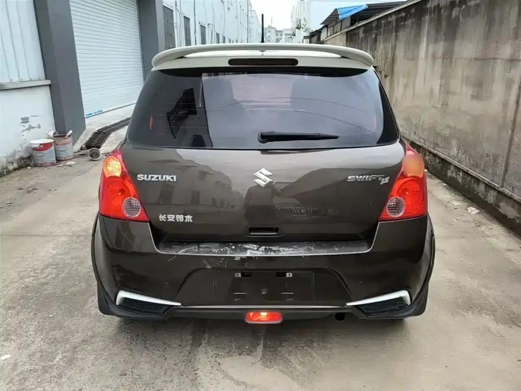 2013 Swift 1.5L Manual 20th Anniversary Limited Edition — миниатюра 6
