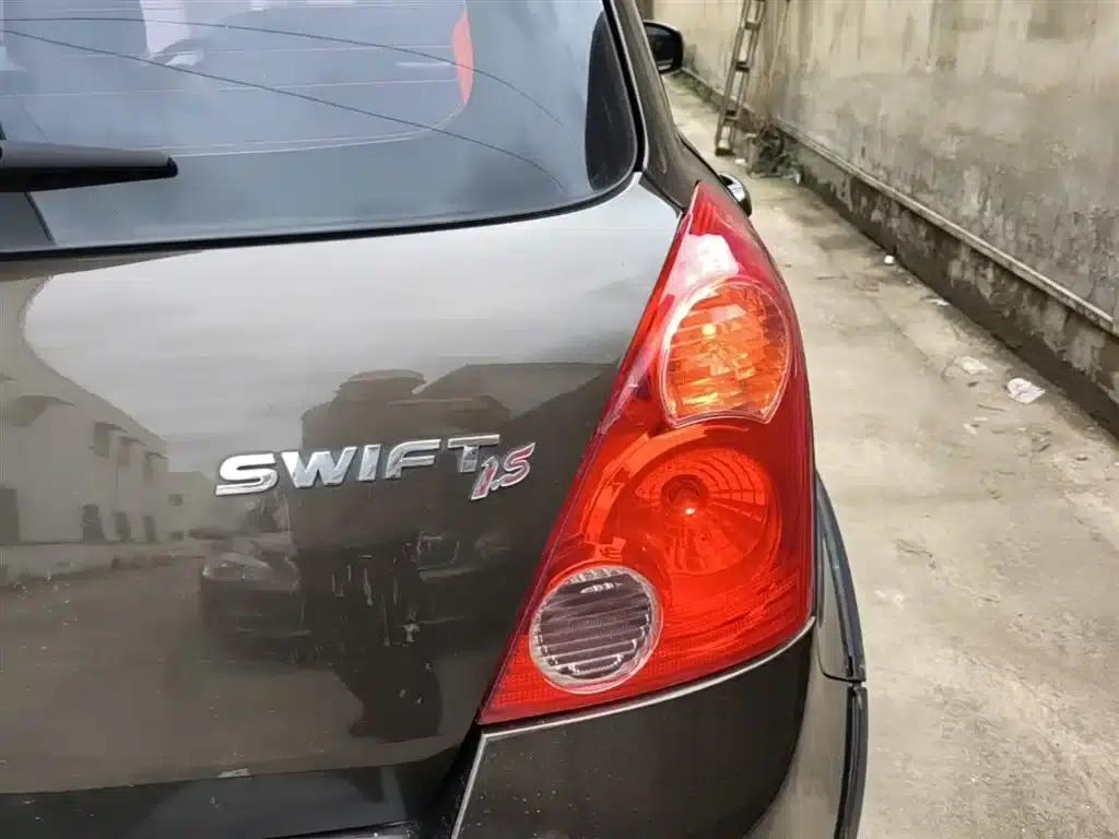 2013 Swift 1.5L Manual 20th Anniversary Limited Edition — миниатюра 8