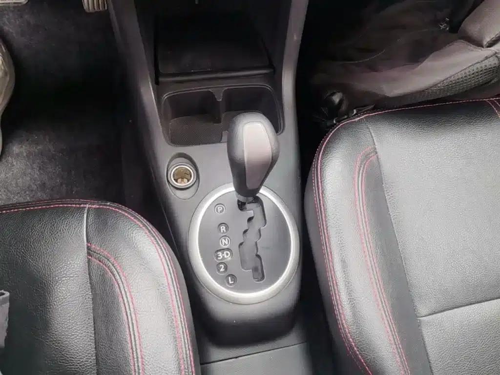 2013 Swift 1.5L Automatic 20th Anniversary Limited Edition — миниатюра 14