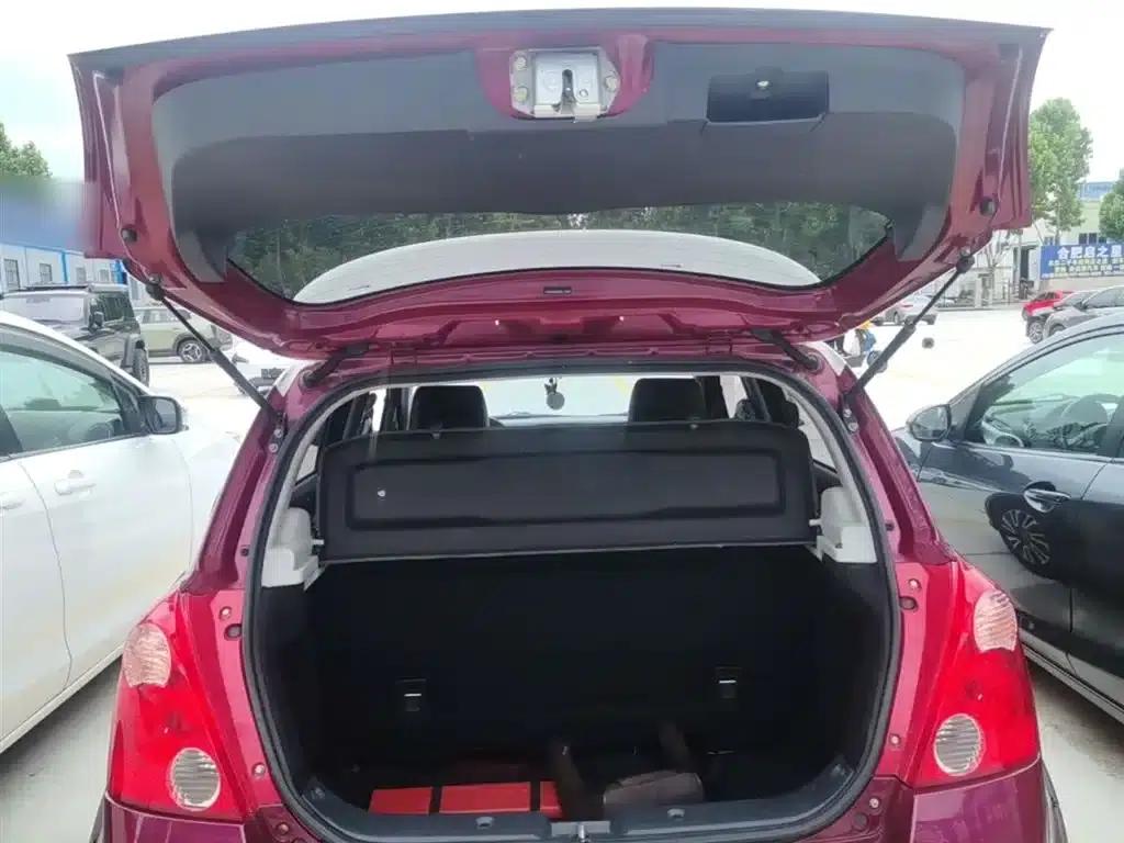 2013 Swift 1.5L Automatic 20th Anniversary Limited Edition — миниатюра 19