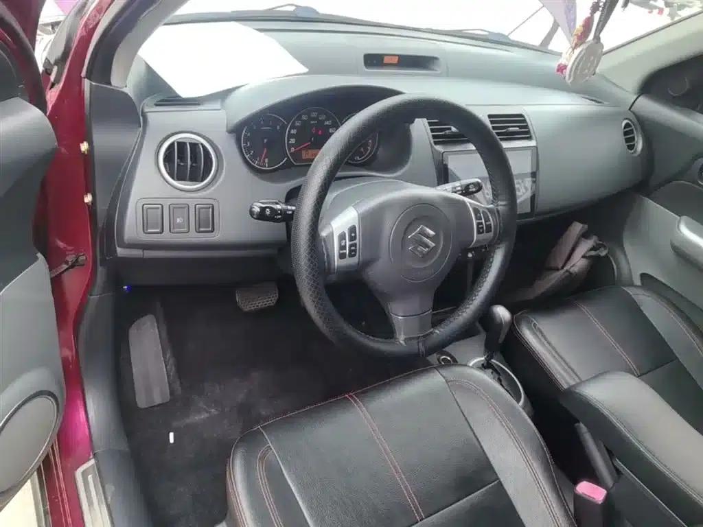 2013 Swift 1.5L Automatic 20th Anniversary Limited Edition — миниатюра 10