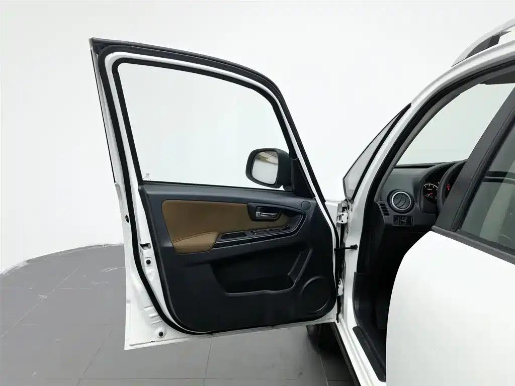 2013 Tianyu SX4 1.6L Manual Cool Edition — миниатюра 8