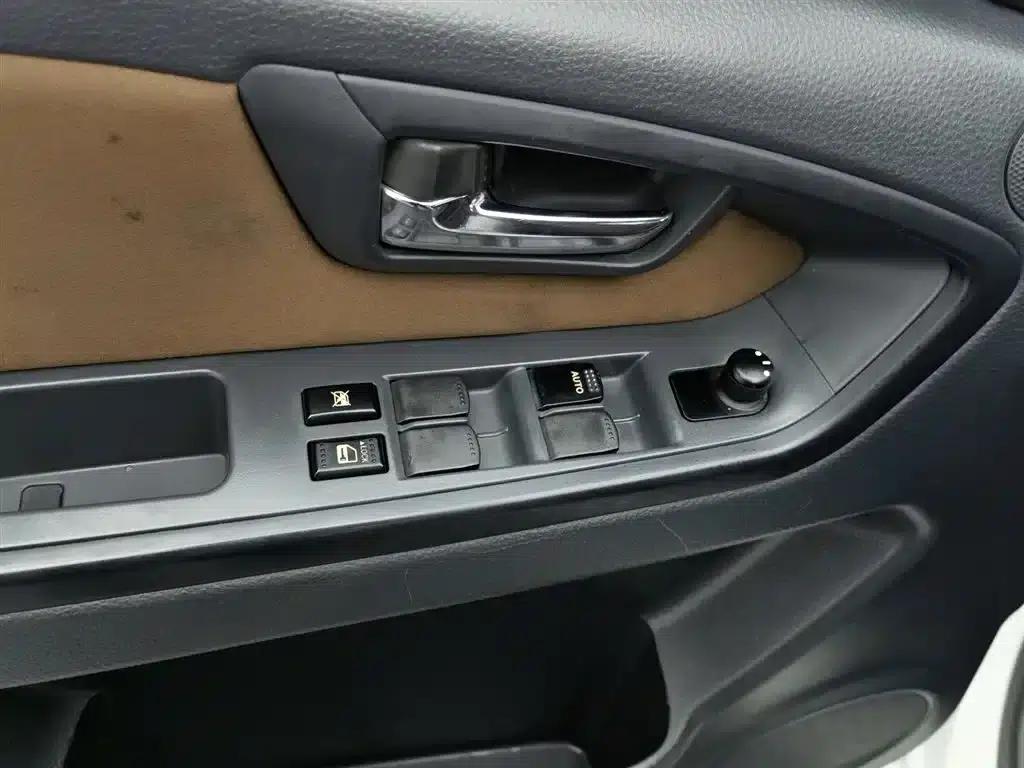 2013 Tianyu SX4 1.6L Manual Cool Edition — миниатюра 9