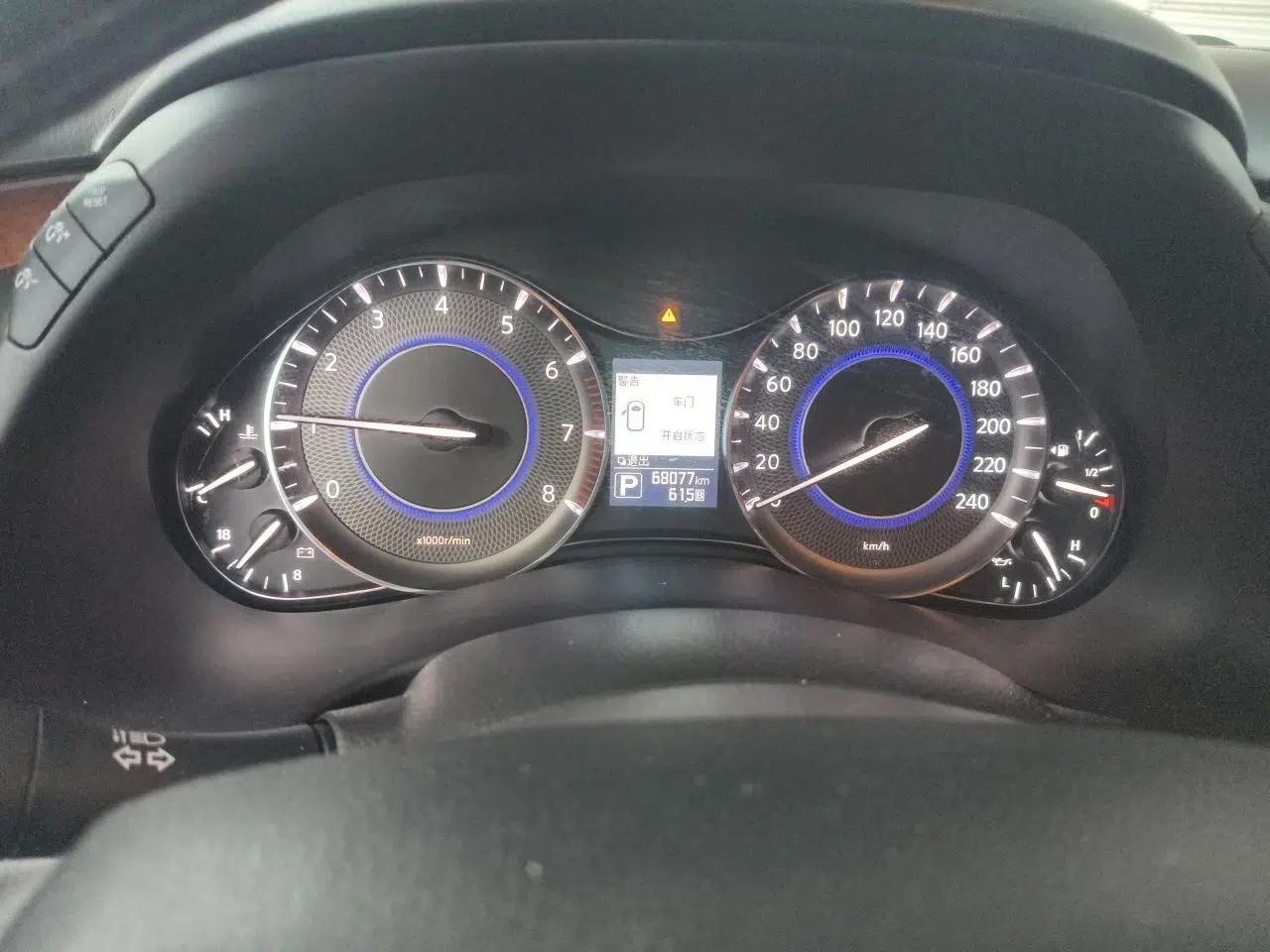 Infiniti QX80 2016 5.6L 4WD — миниатюра 12