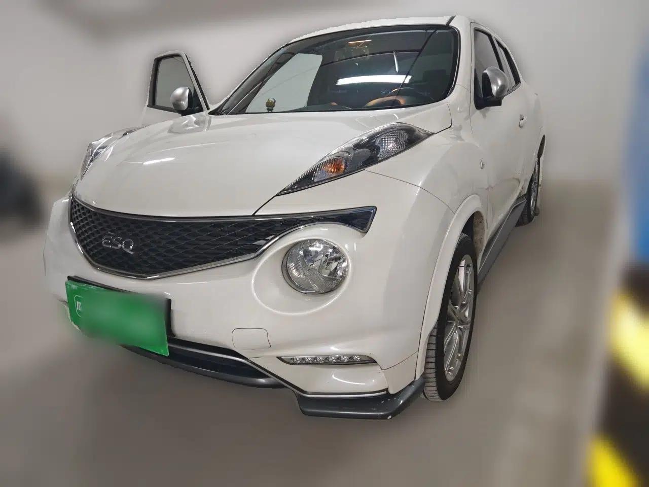 Infiniti ESQ 2014 1.6L Spontaneous Edition — миниатюра 1