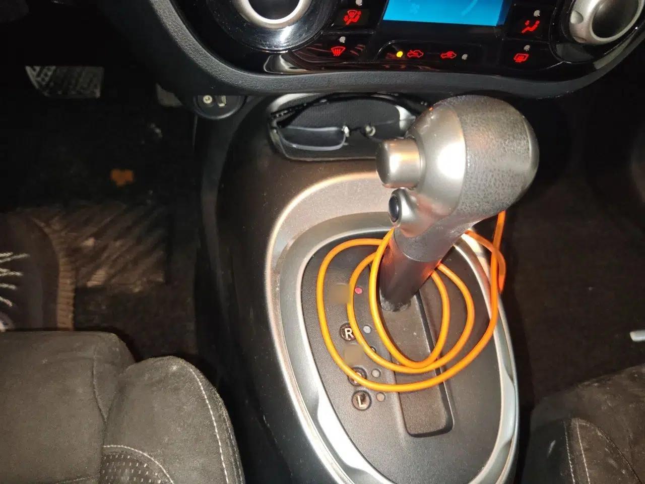 Infiniti ESQ 2014 1.6L Spontaneous Edition — миниатюра 11
