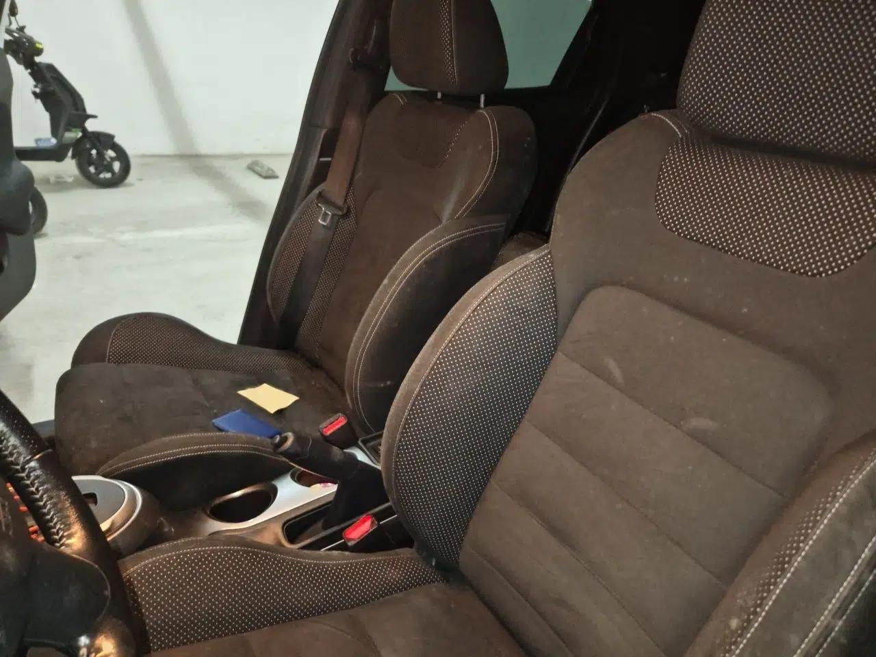 Infiniti ESQ 2014 1.6L Spontaneous Edition — миниатюра 12