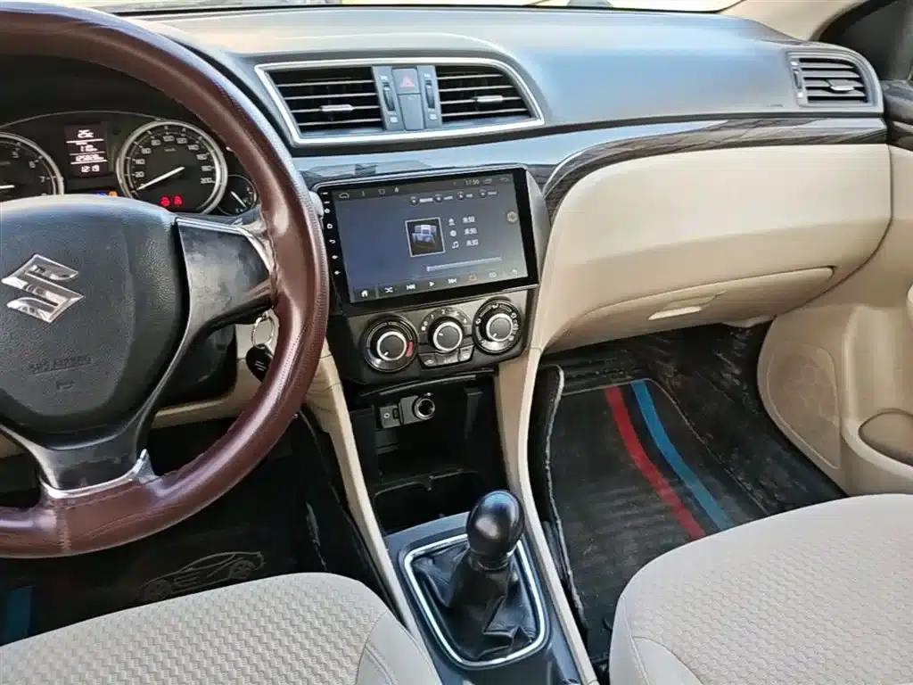 Ciaz 2015 1.6L Manual Comfort Edition — миниатюра 13