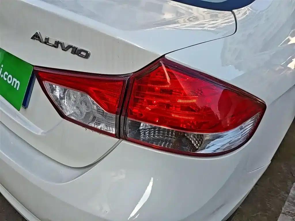 Ciaz 2015 1.6L Manual Comfort Edition — миниатюра 8