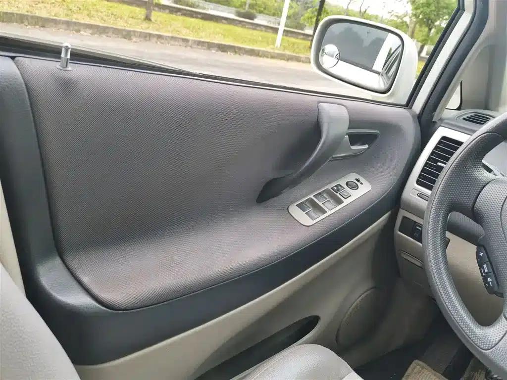 Liana 2013 Hatchback 1.4L Manual Deluxe — миниатюра 12