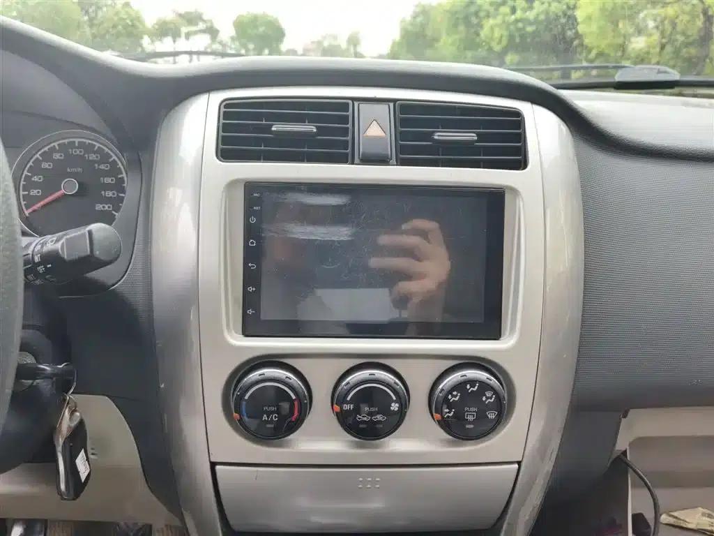 Liana 2013 Hatchback 1.4L Manual Deluxe — миниатюра 14