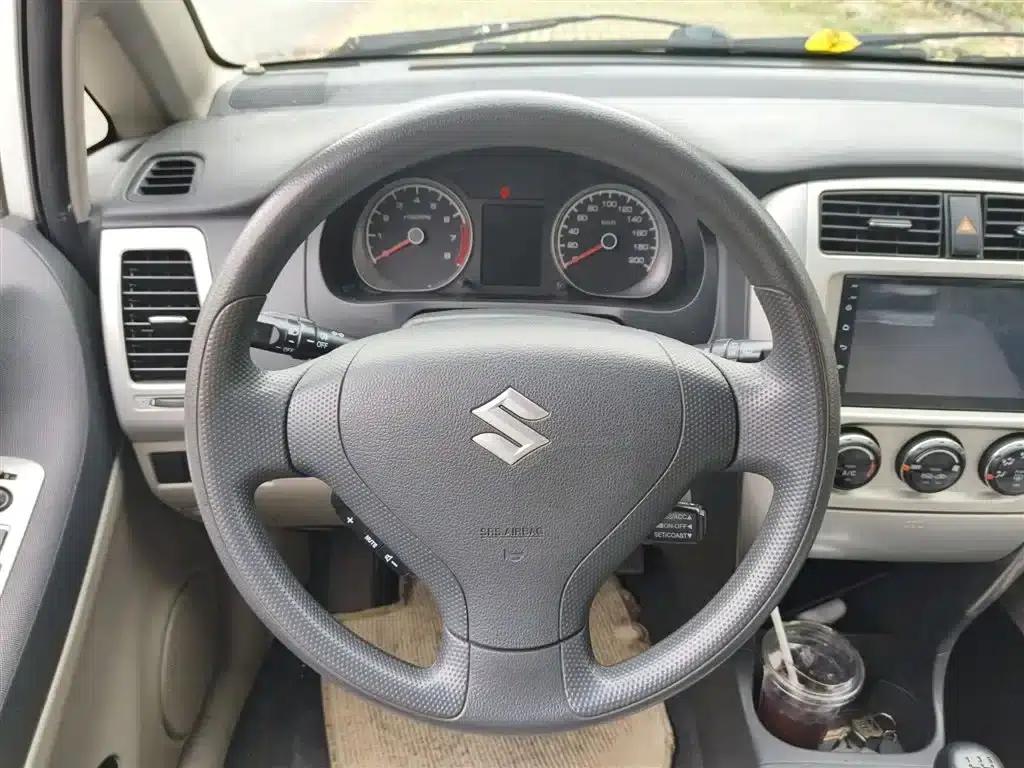 Liana 2013 Hatchback 1.4L Manual Deluxe — миниатюра 15