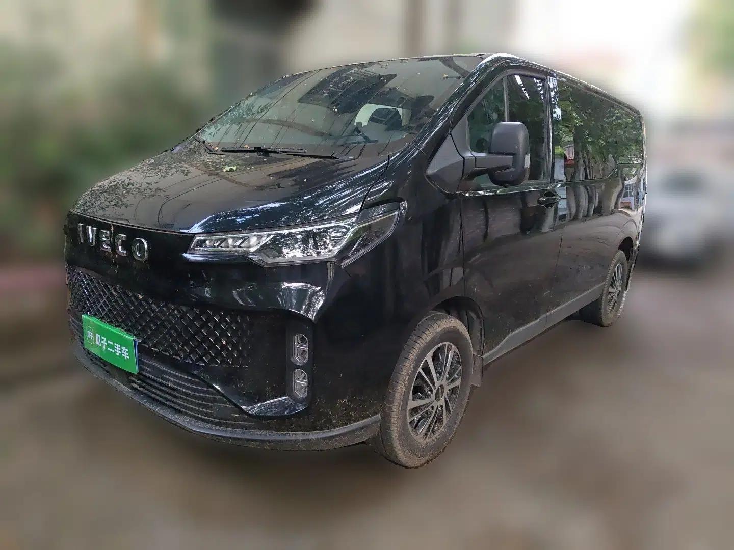 Iveco Fidato 2023 C30 Passenger Van 2.0T 110kW Automatic Xingtu Version Low Roof — миниатюра 1