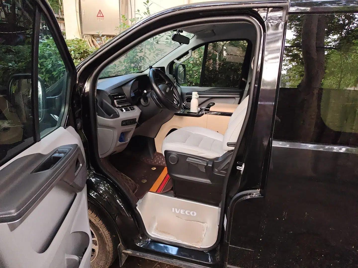Iveco Fidato 2023 C30 Passenger Van 2.0T 110kW Automatic Xingtu Version Low Roof — миниатюра 17