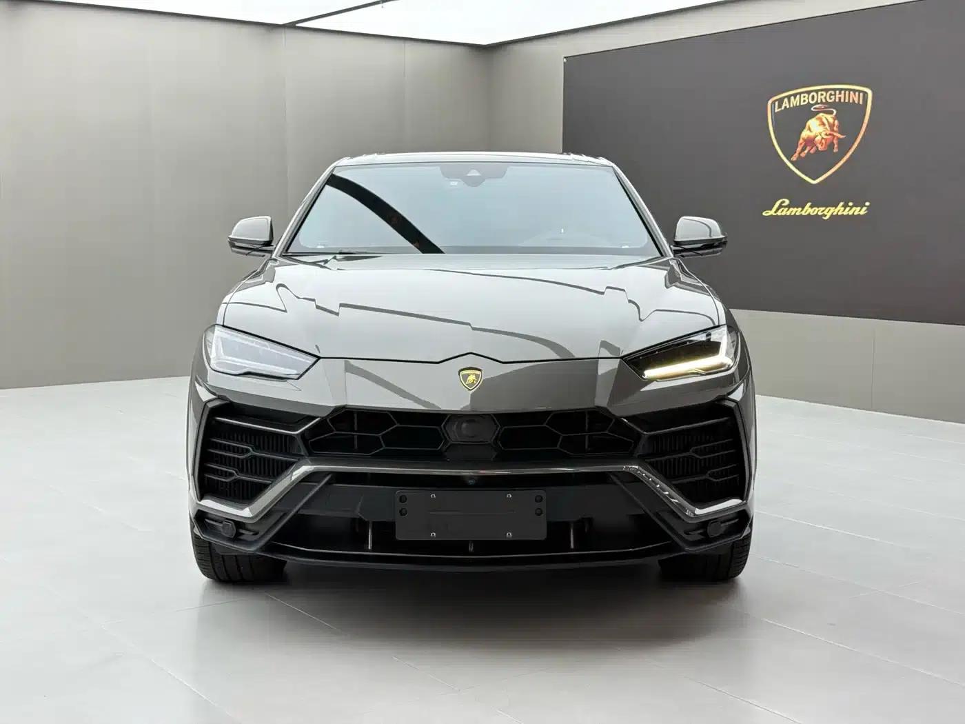 2021 Urus 4.0T V8 — миниатюра 2