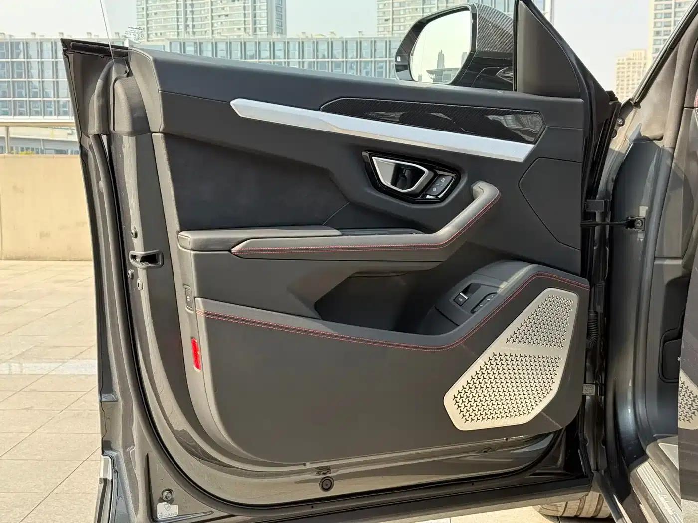2018 Urus 4.0T V8 — миниатюра 12