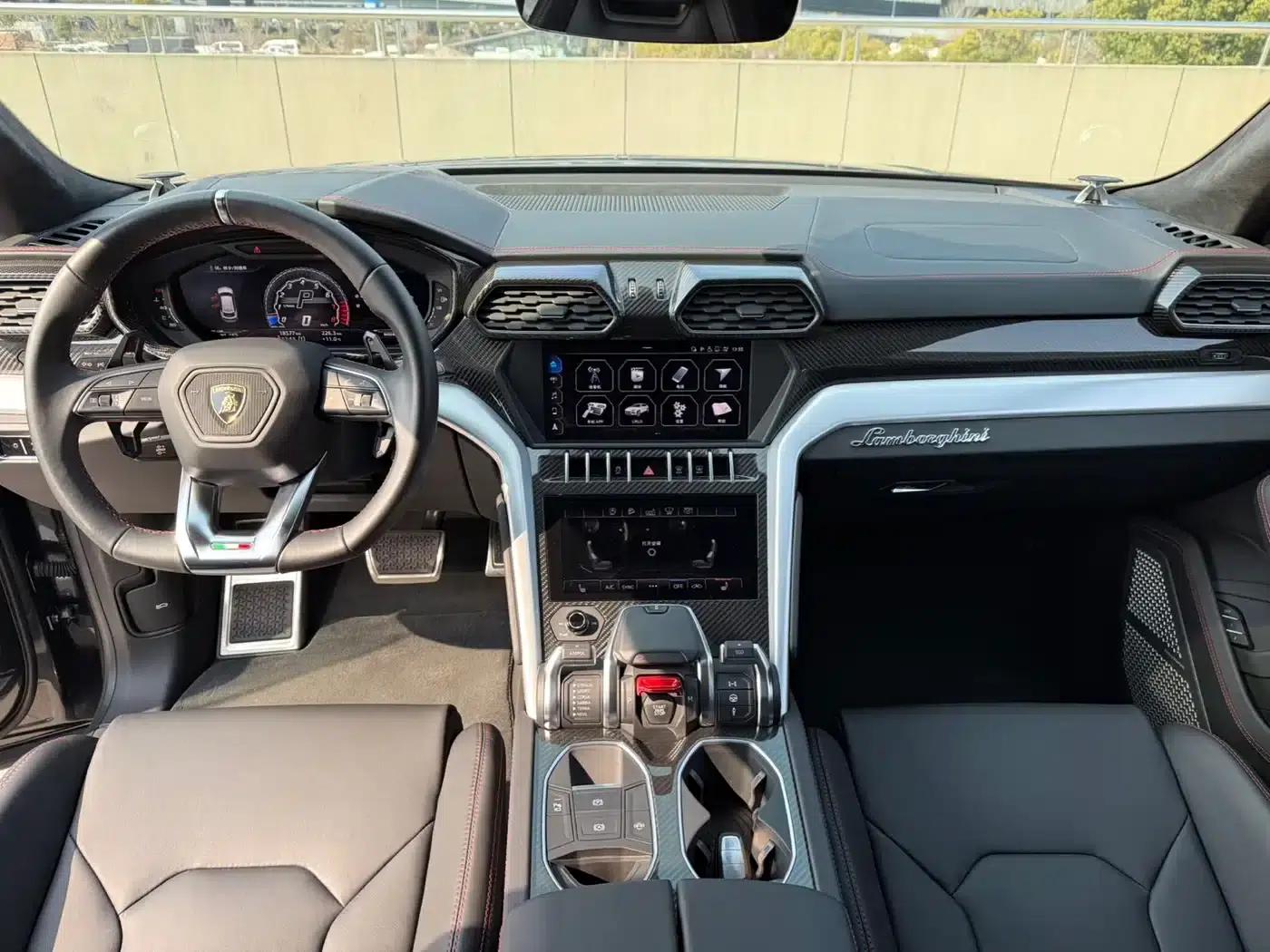 2018 Urus 4.0T V8 — миниатюра 13
