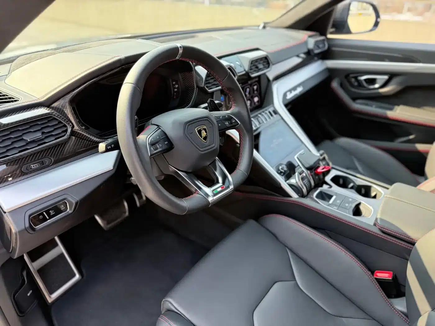 2018 Urus 4.0T V8 — миниатюра 16