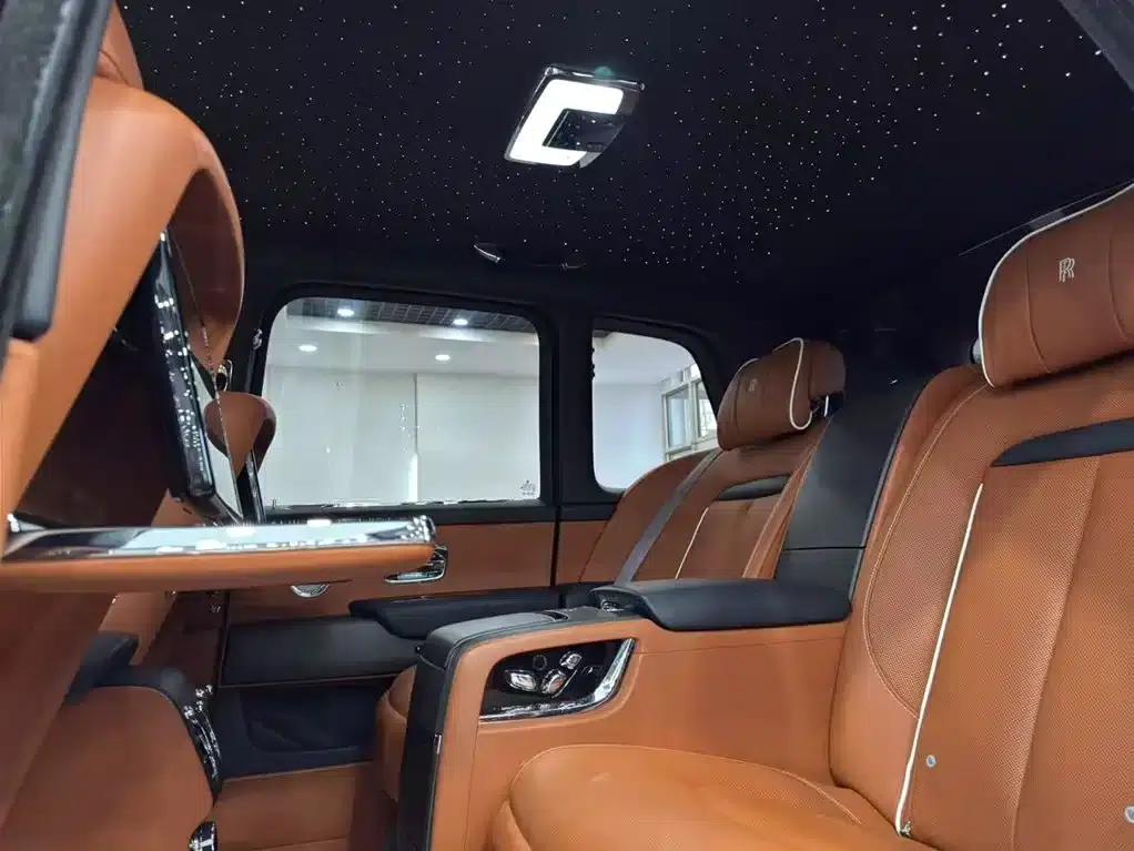 2018 Cullinan, four-seater version — миниатюра 14