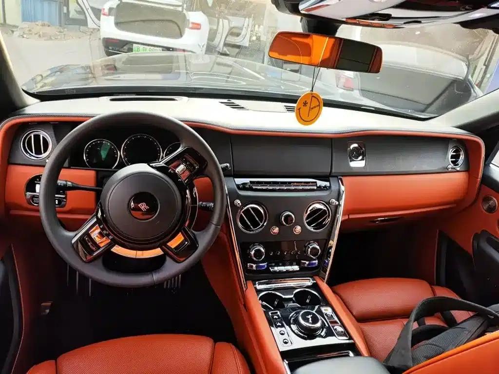 2018 Cullinan, four-seater version — миниатюра 8