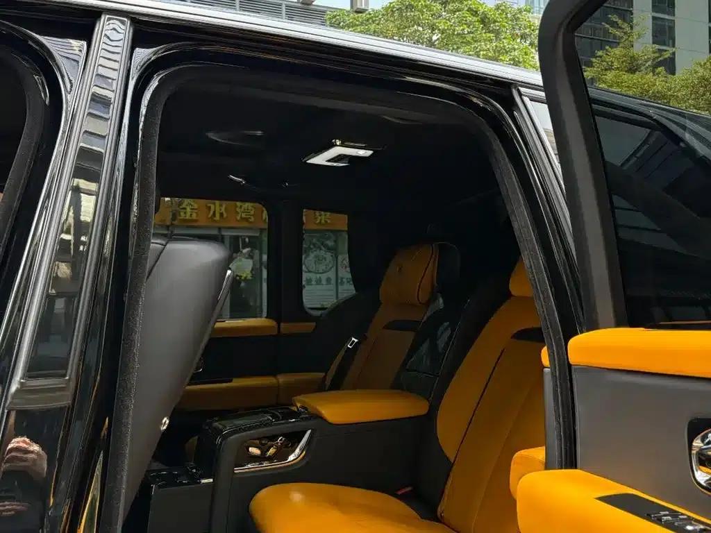 2018 Cullinan, four-seater version — миниатюра 7