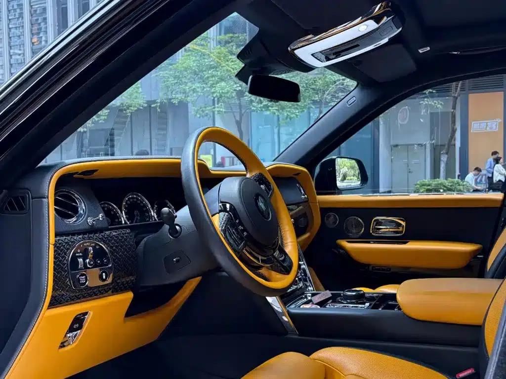 2018 Cullinan, four-seater version — миниатюра 8