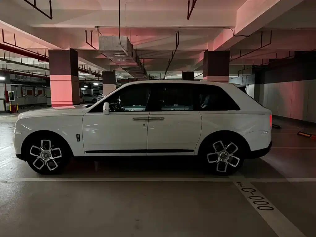 2018 Cullinan, four-seater version — миниатюра 2