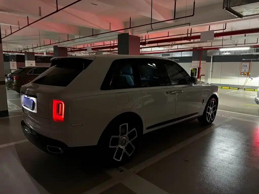 2018 Cullinan, four-seater version — миниатюра 4