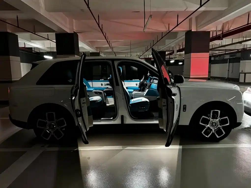 2018 Cullinan, four-seater version — миниатюра 9
