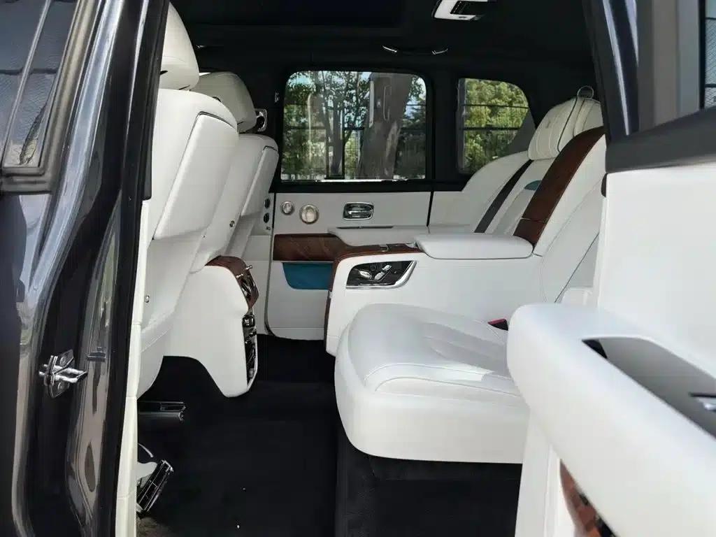 2018 Cullinan, four-seater version — миниатюра 12