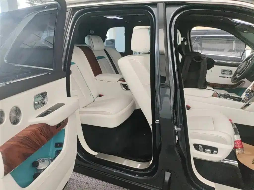 2018 Cullinan, four-seater version — миниатюра 6