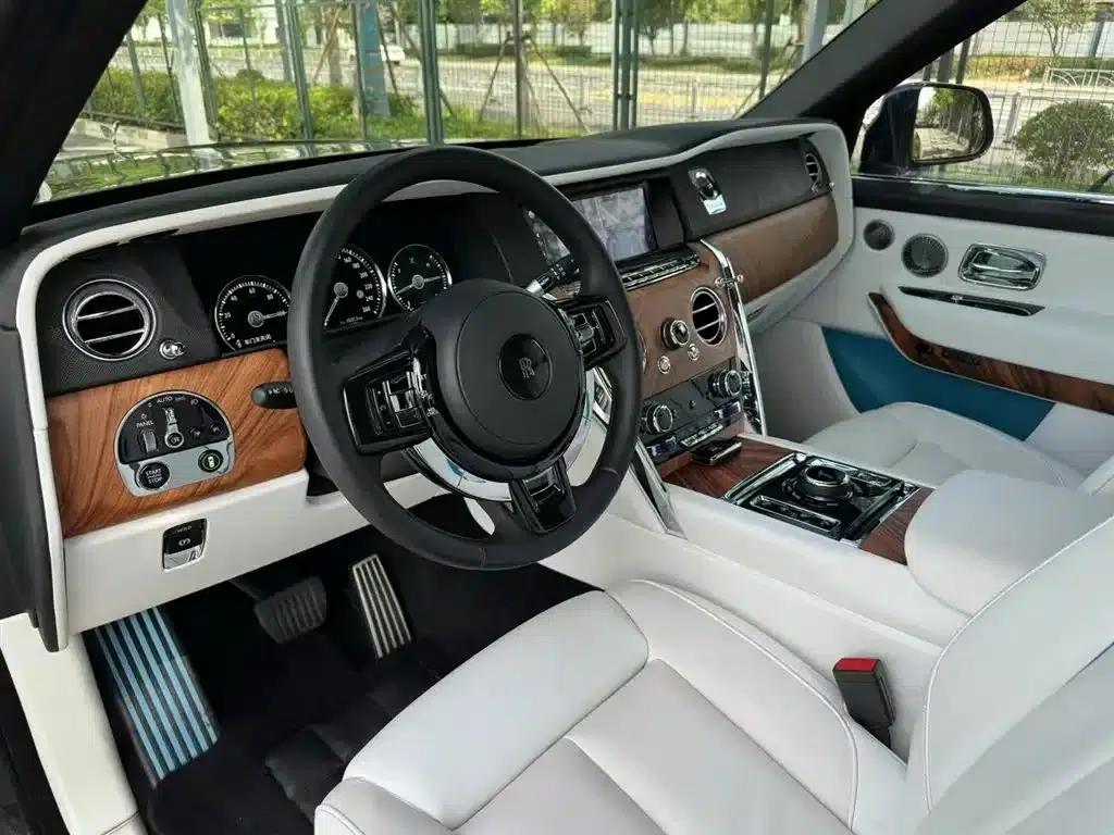 2018 Cullinan, four-seater version — миниатюра 9