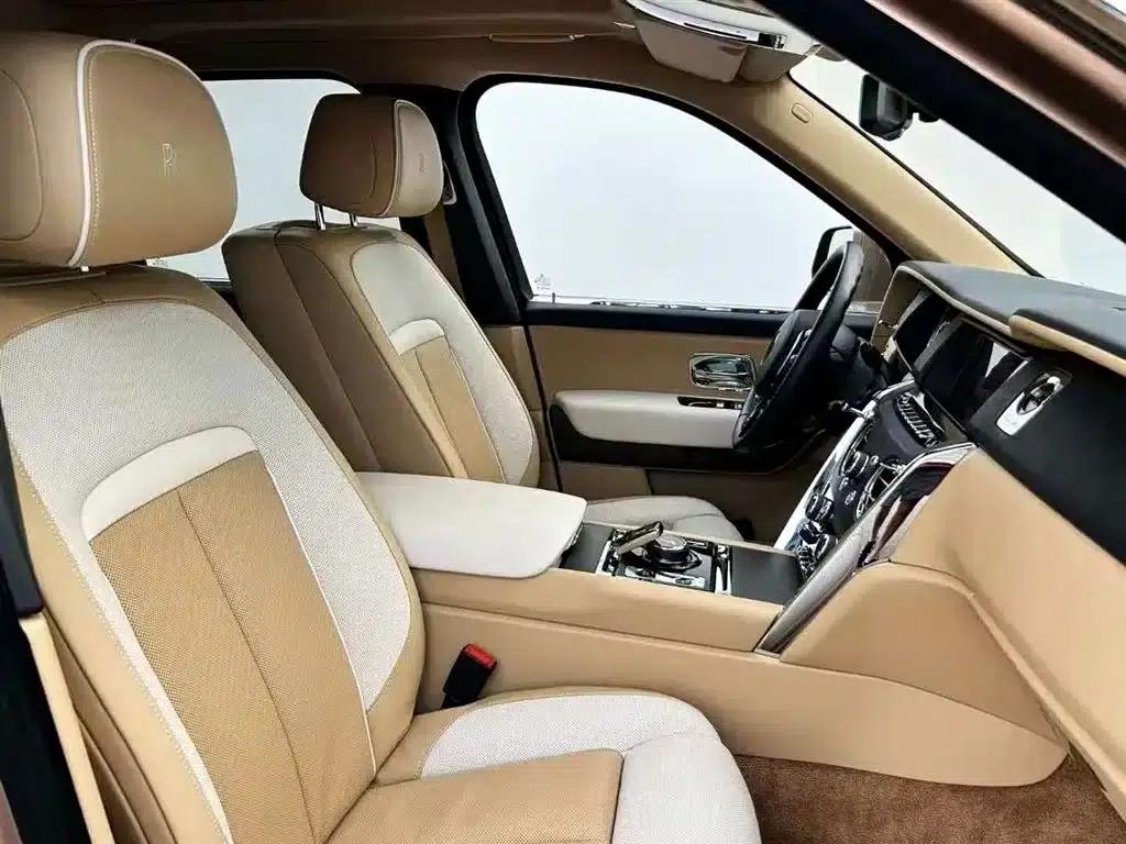 2018 Cullinan 5-seater — миниатюра 5