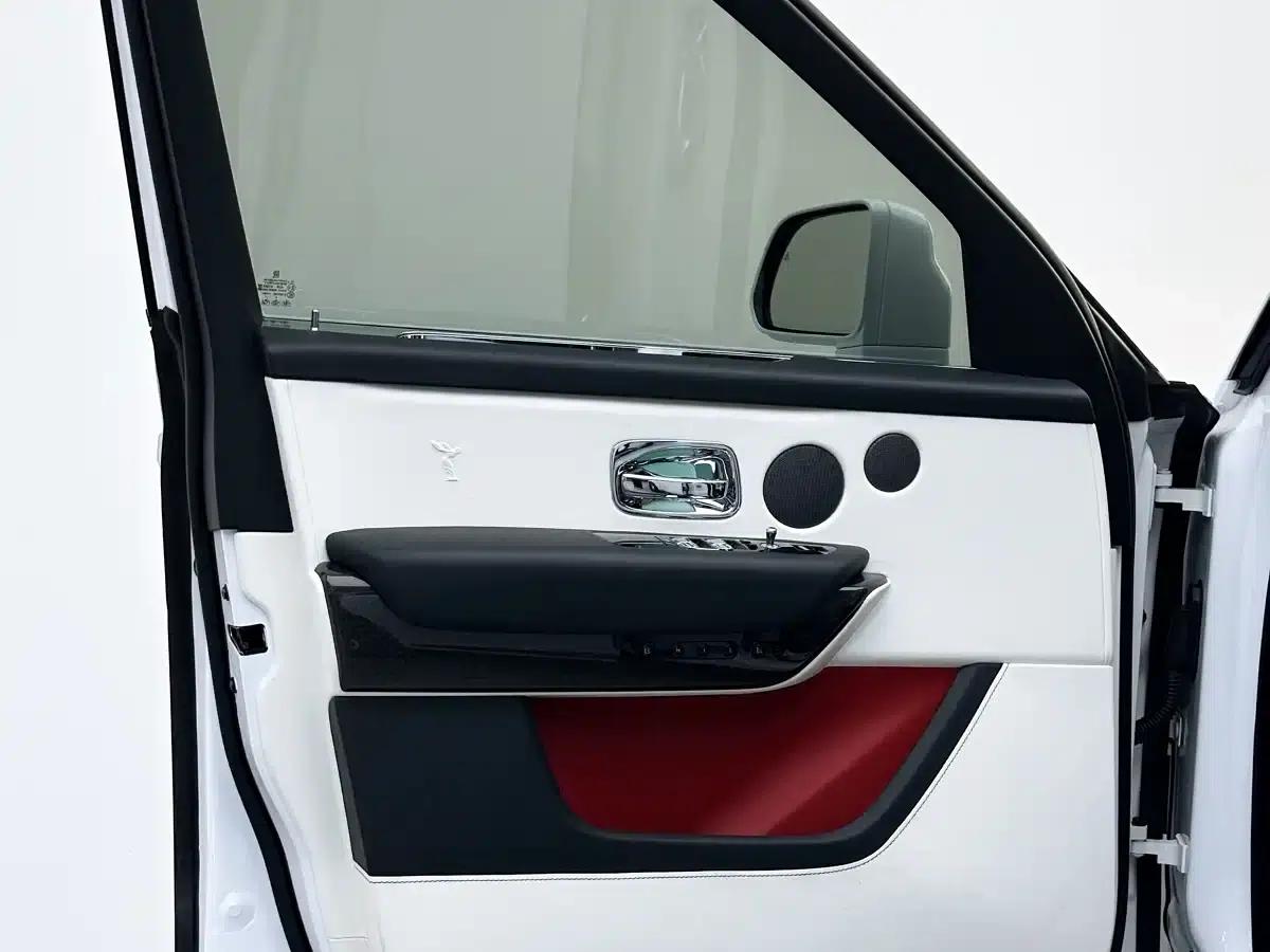 2020 Cullinan Black Badge — миниатюра 12