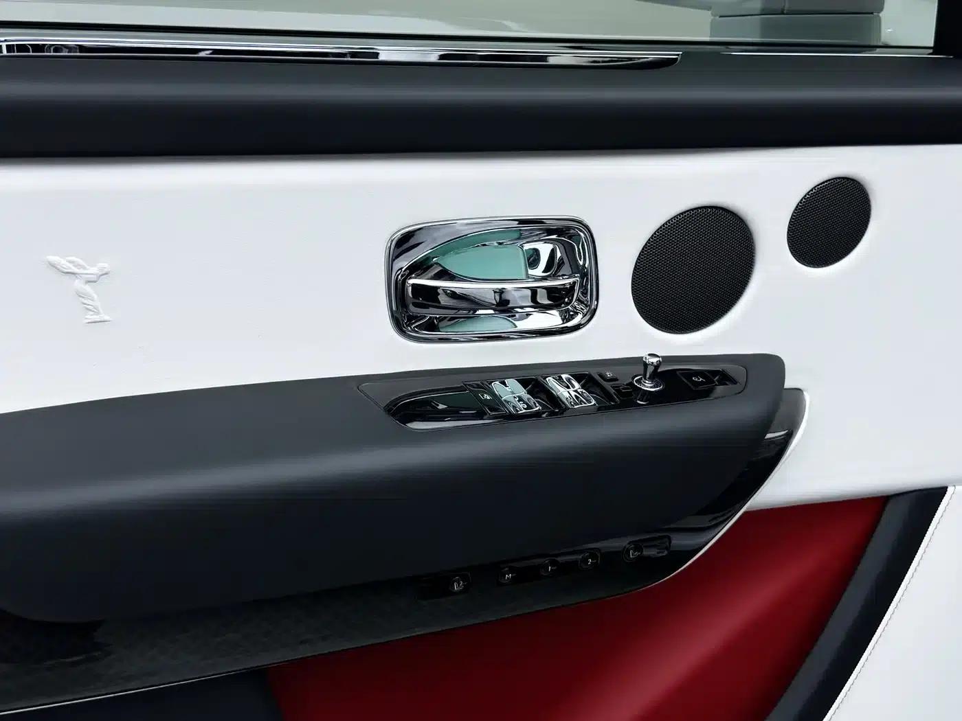 2020 Cullinan Black Badge — миниатюра 13