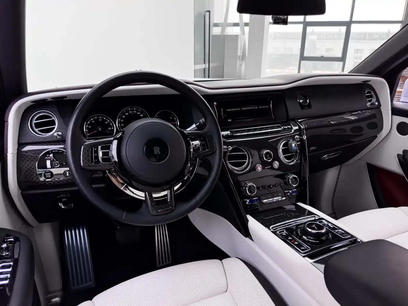 2020 Cullinan Black Badge — миниатюра 15