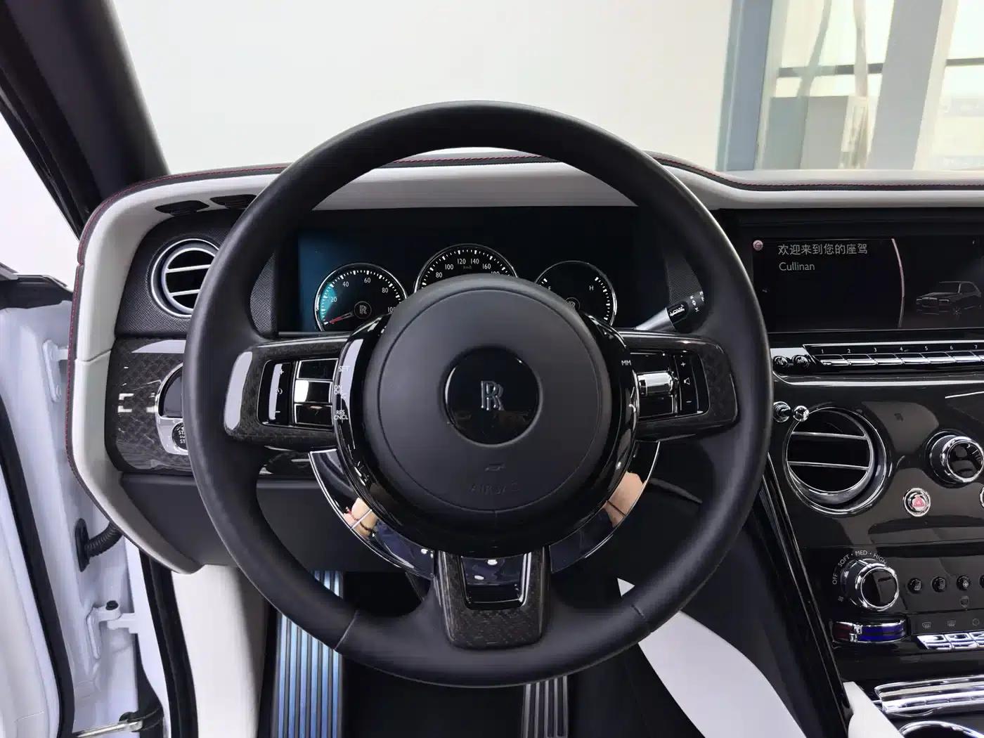2020 Cullinan Black Badge — миниатюра 16