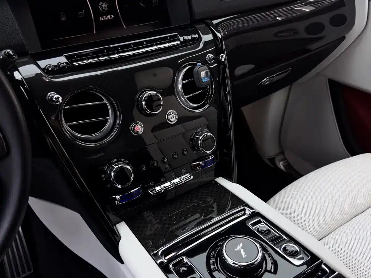 2020 Cullinan Black Badge — миниатюра 18