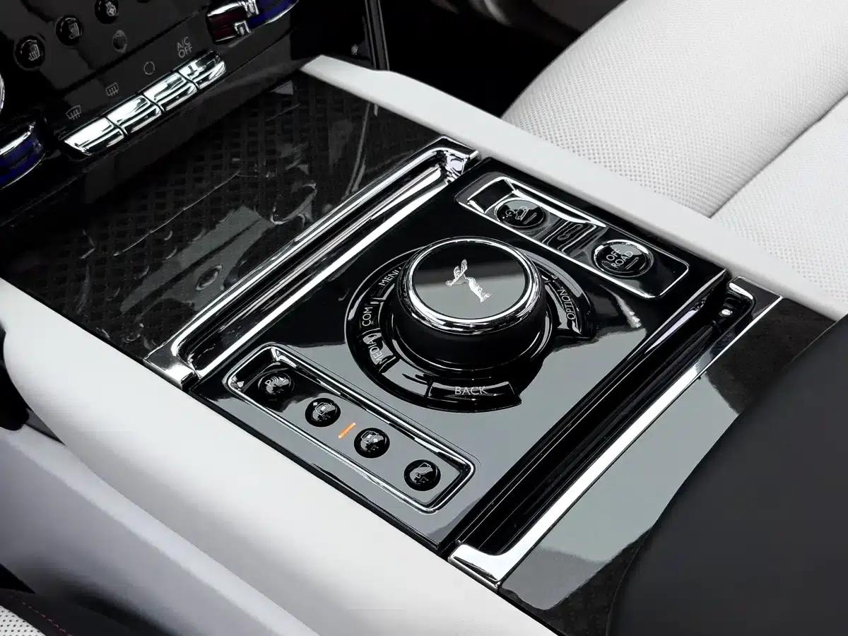 2020 Cullinan Black Badge — миниатюра 19