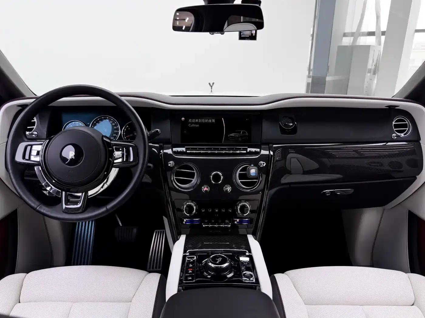 2020 Cullinan Black Badge — миниатюра 22