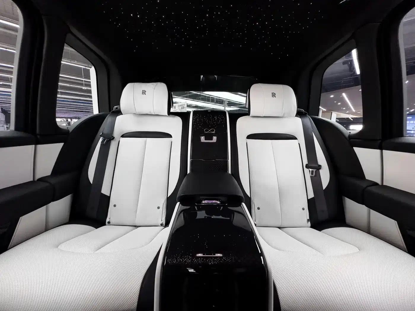 2020 Cullinan Black Badge — миниатюра 26