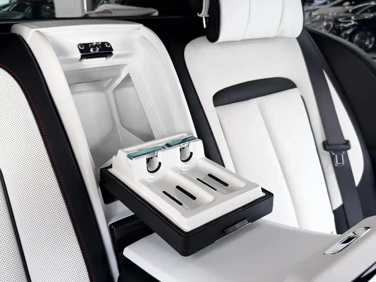 2020 Cullinan Black Badge — миниатюра 32