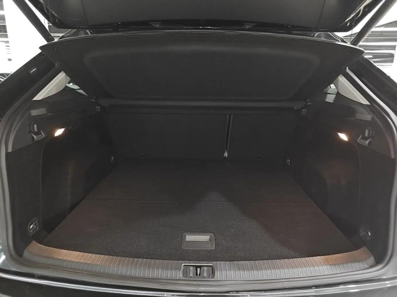Volkswagen Teramont X 2021 330TSI Two-Wheel-Drive Prestige Luxury Edition — миниатюра 22