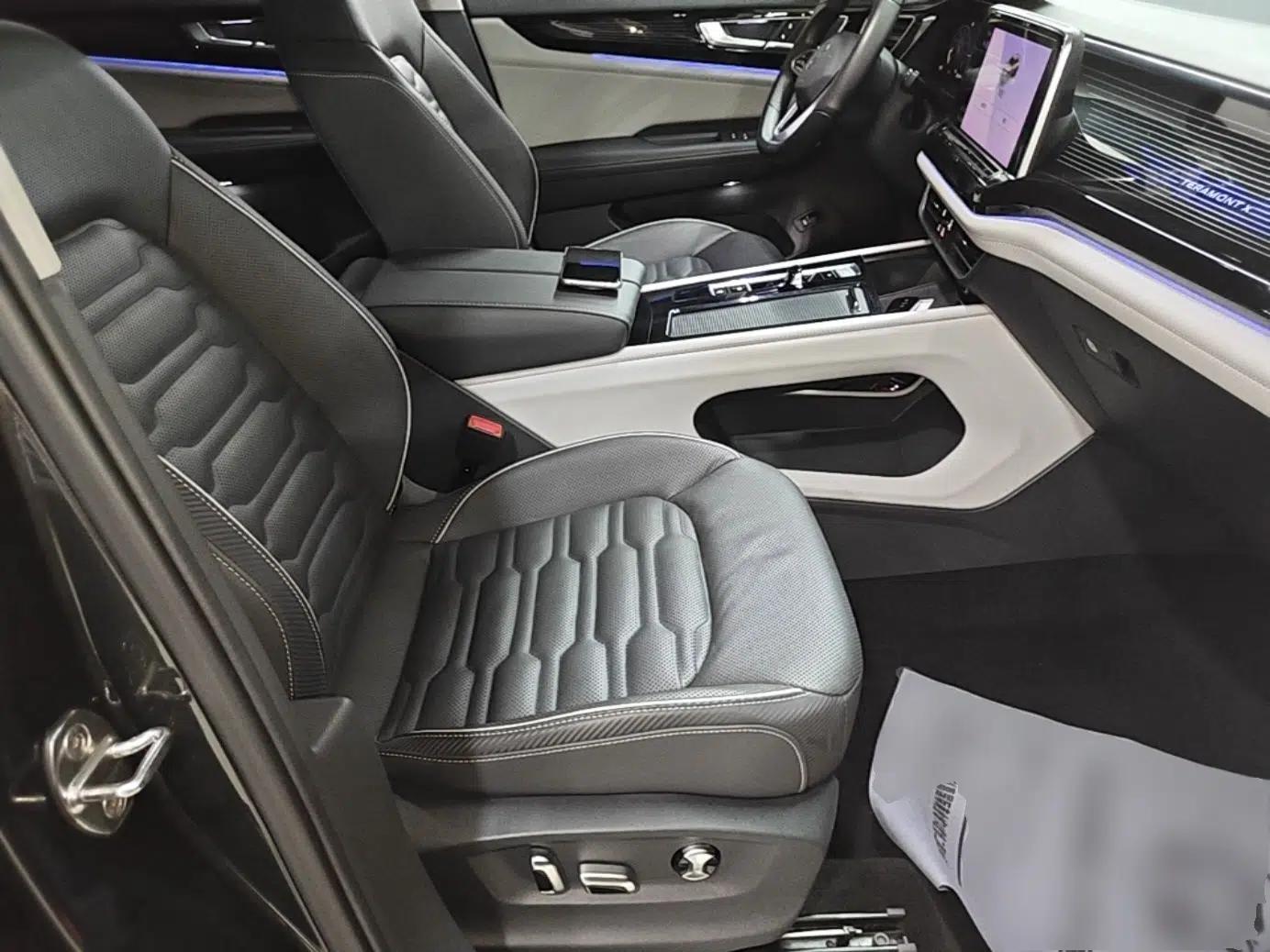 Volkswagen Teramont X 2021 330TSI Two-Wheel-Drive Prestige Luxury Edition — миниатюра 23
